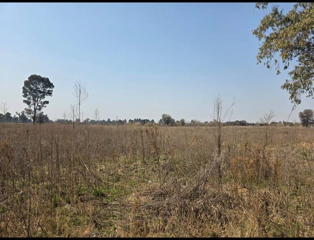1,995M² VACANT LAND FOR SALE IN VAALPARK
